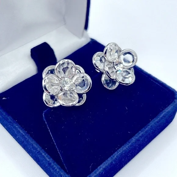 Vintage Crystal Flower Petal Glass Earrings Post Back Silver - Picture 3 of 8
